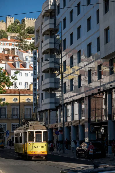 Lissabon Portugal Juni 2022 Blick Auf Das Beliebte Oldtimer Straßenbahnfahrzeug — Stockfoto