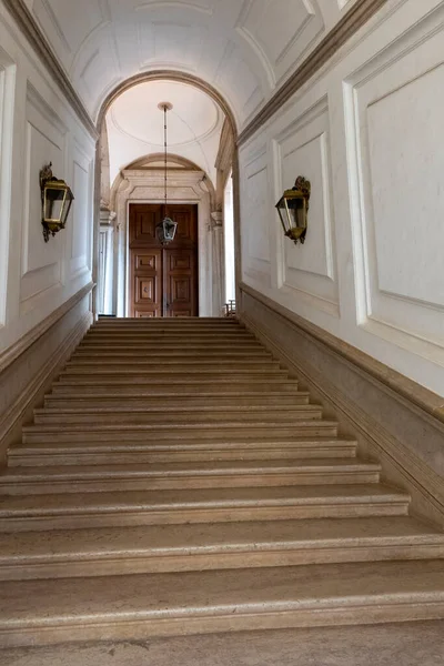 Mafra Portugal 2022年6月29日 位于葡萄牙 欧洲的著名的Mafra修道院的内部楼梯 — 图库照片