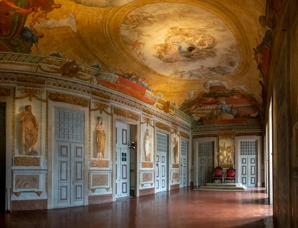 Mafra Portugal 29Th June 2022 아름답고 호화롭게 포르투갈 궁전의 가구들이 — 스톡 사진