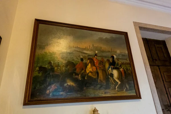 ポルトガル マフラ2022年6月29日ポルトガル マフラ修道院の壁に馬の戦闘を描いた大型絵画 — ストック写真