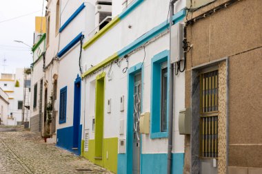 Platformların karmaşık tasarımlarıyla Algarve kırsal binalarının tipik mimarisi.