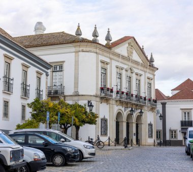 Portekiz 'in Faro şehrinin ana binasının yakın görüntüsü..