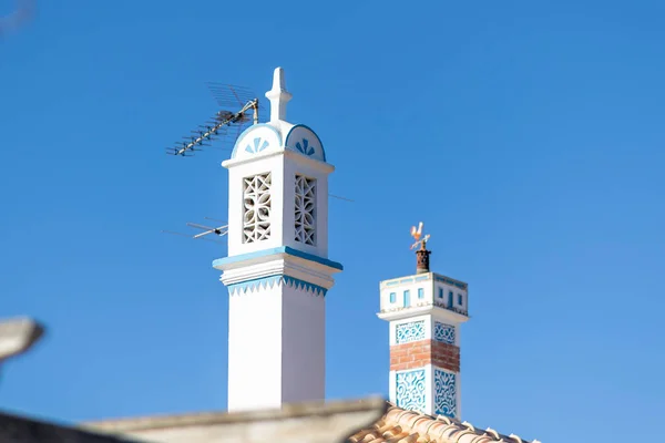 Typisk Arkitektur Algarve Rustika Byggnader Med Intrikata Mönster Platåer Stockfoto