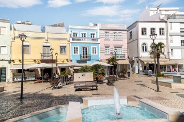 Lagos, Algarve, Portekiz 'in güzel şehir merkezi manzarası.