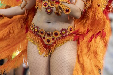 Loule City, Portekiz 'deki Renkli Karnaval (Karnaval) festival katılımcıları.