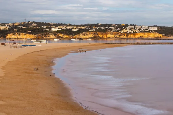 Widok Piękny Koniec Dnia Plaży Rocha Portimao Algarve Portugalia — Zdjęcie stockowe