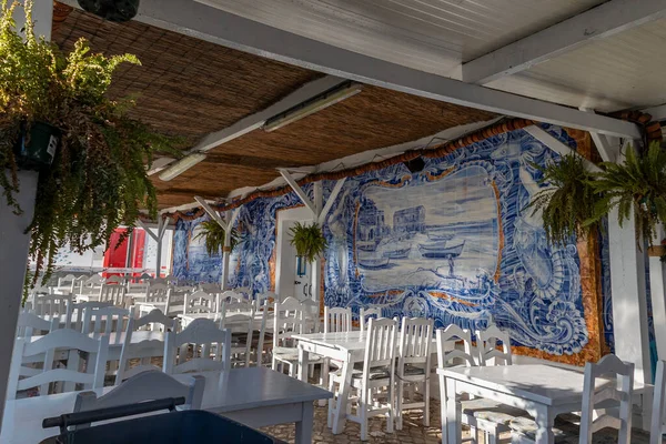 Alvor Portugal April 2023 Indah Azulejo Restoran Genting Dengan Kursi — Stok Foto
