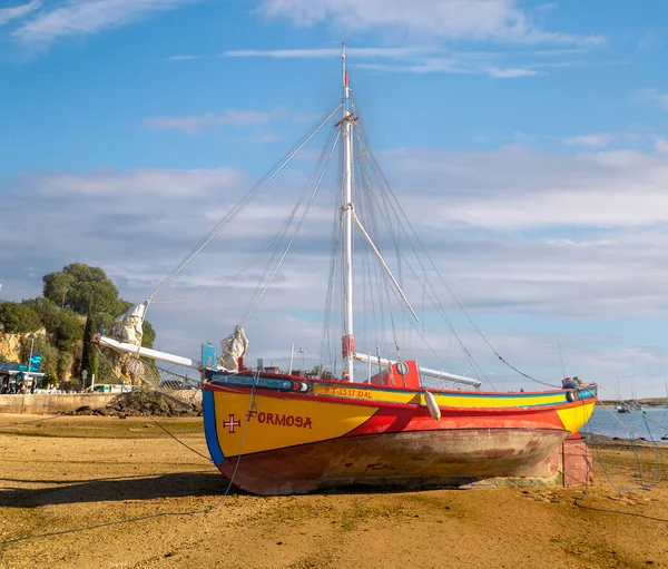 Alvor Portugal Abril 2023 Lindo Barco Pesca Tradicional Português Pintado — Fotografia de Stock