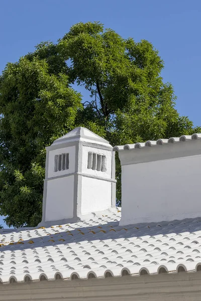 Traditioneller Portugiesischer Schornstein Über Blauem Himmel — Stockfoto