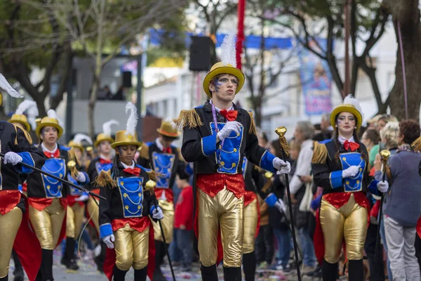 Loule Portogallo Febbraio 2023 Carnevale Colorato Carnevale Partecipanti Festival Parade — Foto Stock