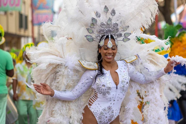 Loule Portugal Ruari 2023 Färgglada Karneval Karneval Paradfestivaldeltagare Loule Stad — Stockfoto