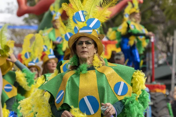 LOULE, PORTUGAL - 20 Şubat 2023: Loule, Portekiz 'deki Renkli Karnaval Festivali katılımcıları.