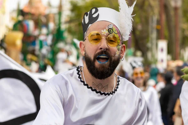 Loule Portogallo Febbraio 2023 Carnevale Colorato Carnevale Partecipanti Festival Parade — Foto Stock
