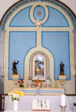 Santa Rita köyü, Algarve, Portekiz Hıristiyan Kilisesi 'nin sunağı..