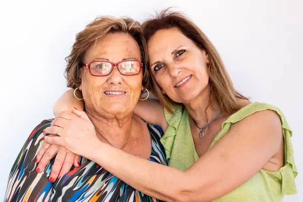 Nära Bild Två Medelålders Kvinnor Tillsammans Över Vit Bakgrund — Stockfoto