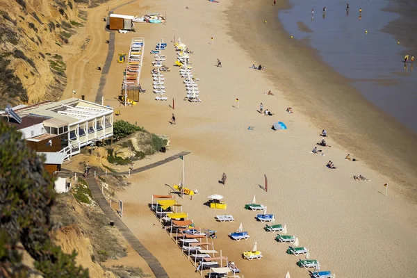 葡萄牙阿尔加夫地区Olhos Agua几个色彩艳丽的日光浴床近景 — 图库照片