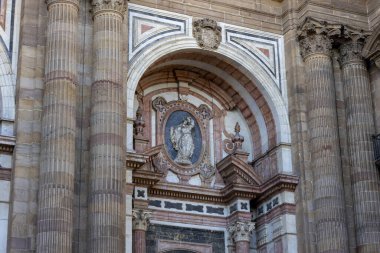 Malaga Katedrali, Santa Iglesia Katedrali Basilica de la Encarnacion 'un mimari detaylarına yakından bakın..