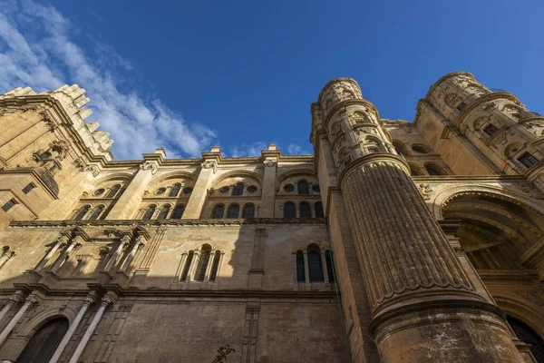 Malaga Katedrali, Santa Iglesia Katedrali Basilica de la Encarnacion 'un mimari detaylarına yakından bakın..