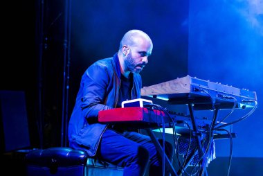 FARO, PORTUGAL: 7 Eylül 2023 - Müzik grubu S.Pedro, Portekiz 'in Faro kentinde düzenlenen büyük bir festival olan F festivalinde sahne aldı..