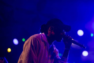 FARO, PORTUGAL: 7 Eylül 2023 - Supa Squad müzik grubu, Portekiz 'in Faro kentinde düzenlenen büyük bir festival olan F festivalinde sahne aldı..