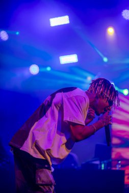 FARO, PORTUGAL: 7 Eylül 2023 - Supa Squad müzik grubu, Portekiz 'in Faro kentinde düzenlenen büyük bir festival olan F festivalinde sahne aldı..