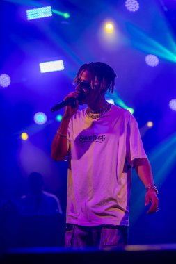 FARO, PORTUGAL: 7 Eylül 2023 - Supa Squad müzik grubu, Portekiz 'in Faro kentinde düzenlenen büyük bir festival olan F festivalinde sahne aldı..