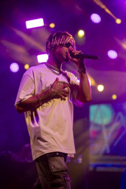 FARO, PORTUGAL: 7 Eylül 2023 - Supa Squad müzik grubu, Portekiz 'in Faro kentinde düzenlenen büyük bir festival olan F festivalinde sahne aldı..