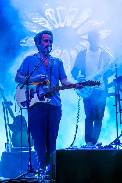 FARO, PORTUGAL: 7 Eylül 2023 - Müzik grubu S.Pedro, Portekiz 'in Faro kentinde düzenlenen büyük bir festival olan F festivalinde sahne aldı..