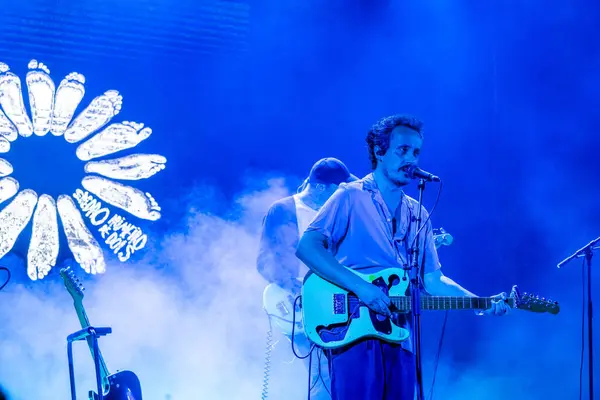 FARO, PORTUGAL: 7 Eylül 2023 - Müzik grubu S.Pedro, Portekiz 'in Faro kentinde düzenlenen büyük bir festival olan F festivalinde sahne aldı..