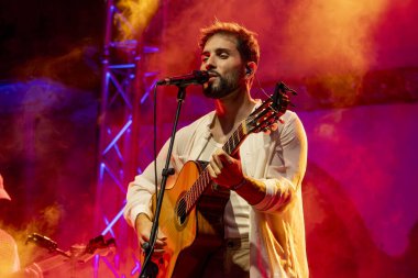 FARO, PORTUGAL: 8 EPTEMBER, 2023 - Müzik grubu Pedro do Vale, Portekiz 'in Faro kentinde düzenlenen büyük bir festival olan F festivalinde sahne aldı..