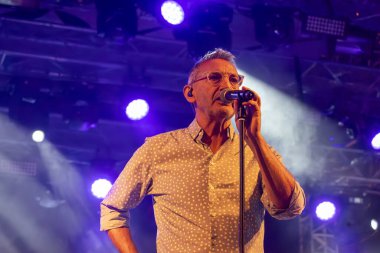 FARO, PORTUGAL: 8. SEPTEMBER, 2023 - Müzik grubu Jafumega, Portekiz 'in Faro kentinde düzenlenen büyük bir festival olan F festivalinde sahne aldı..