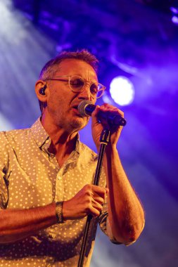 FARO, PORTUGAL: 8. SEPTEMBER, 2023 - Müzik grubu Jafumega, Portekiz 'in Faro kentinde düzenlenen büyük bir festival olan F festivalinde sahne aldı..