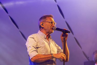 FARO, PORTUGAL: 8. SEPTEMBER, 2023 - Müzik grubu Jafumega, Portekiz 'in Faro kentinde düzenlenen büyük bir festival olan F festivalinde sahne aldı..