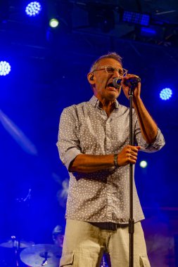 FARO, PORTUGAL: 8. SEPTEMBER, 2023 - Müzik grubu Jafumega, Portekiz 'in Faro kentinde düzenlenen büyük bir festival olan F festivalinde sahne aldı..