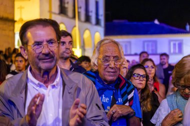 FARO, PORTUGAL: 8 Eylül 2023 - Portekiz 'in Faro kentinde düzenlenen büyük bir festival olan F Festivali' nde seyirci müzik sanatçısı izlemek.