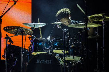 FARO, PORTUGAL: 8. SEPTEMBER, 2023 - Müzik grubu Bianca Barros, Portekiz 'in Faro kentinde düzenlenen büyük bir festival olan F festivalinde sahne aldı..