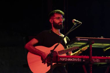 FARO, PORTUGAL: 8. SEPTEMBER, 2023 - Müzik grubu Bianca Barros, Portekiz 'in Faro kentinde düzenlenen büyük bir festival olan F festivalinde sahne aldı..