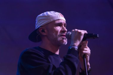 FARO, PORTUGAL: 8 EPTEMBER, 2023 - Müzik grubu Bezegol, Portekiz 'in Faro kentinde düzenlenen büyük bir festival olan F festivalinde sahne aldı..