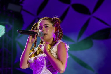 FARO, PORTUGAL: 9 Eylül 2023 - Müzik grubu Barbara Tinoco, Portekiz 'in Faro kentinde düzenlenen büyük bir festival olan F festivalinde sahne aldı..