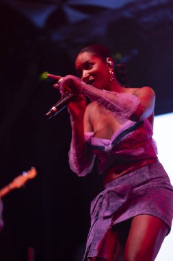 FARO, PORTUGAL: 9. SEPTEMBER, 2023 - Müzik grubu, Soraia Tavares, Portekiz 'in Faro kentinde düzenlenen büyük bir festival olan F Festivali' nde sahne aldı..