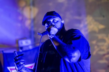 FARO, PORTUGAL: 9 Eylül 2023 - Müzik grubu, Çek Tetiği, Portekiz 'in Faro kentinde düzenlenen büyük bir festival olan F festivalinde sahne aldı..