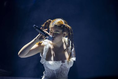 FARO, PORTUGAL: 9 Eylül 2023 - Müzik grubu Barbara Tinoco, Portekiz 'in Faro kentinde düzenlenen büyük bir festival olan F festivalinde sahne aldı..