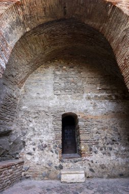 Alcazaba de Velez Kalesi dış mimari ayrıntıları İspanya 'nın Malaga şehrinde yer almaktadır..