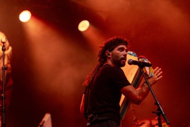 FARO, PORTUGAL: 7 Eylül 2023 - Müzik grubu Criatura, Portekiz 'in Faro kentinde düzenlenen büyük bir festival olan F festivalinde sahne aldı..