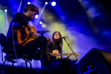 FARO, PORTUGAL: 7 Eylül 2023 - Müzik grubu Maro, Portekiz 'in Faro kentinde düzenlenen büyük bir festival olan F festivalinde sahne aldı..