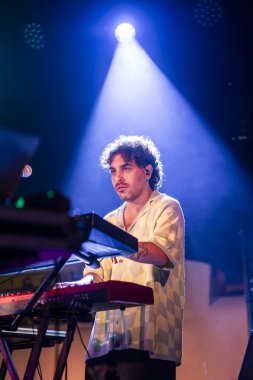 FARO, PORTUGAL: 7 Eylül 2023 - Müzik grubu, Pimenta Caseira, Portekiz 'in Faro kentinde düzenlenen büyük bir festival olan F festivalinde sahne aldı..