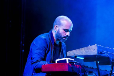 FARO, PORTUGAL: 7 Eylül 2023 - Müzik grubu S.Pedro, Portekiz 'in Faro kentinde düzenlenen büyük bir festival olan F festivalinde sahne aldı..