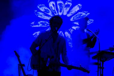 FARO, PORTUGAL: 7 Eylül 2023 - Müzik grubu S.Pedro, Portekiz 'in Faro kentinde düzenlenen büyük bir festival olan F festivalinde sahne aldı..