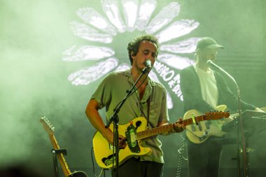 FARO, PORTUGAL: 7 Eylül 2023 - Müzik grubu S.Pedro, Portekiz 'in Faro kentinde düzenlenen büyük bir festival olan F festivalinde sahne aldı..