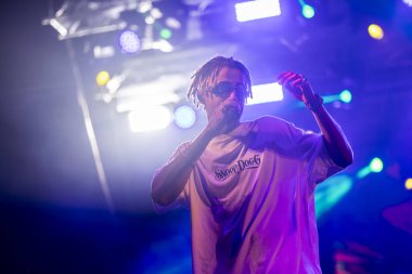 FARO, PORTUGAL: 7 Eylül 2023 - Supa Squad müzik grubu, Portekiz 'in Faro kentinde düzenlenen büyük bir festival olan F festivalinde sahne aldı..